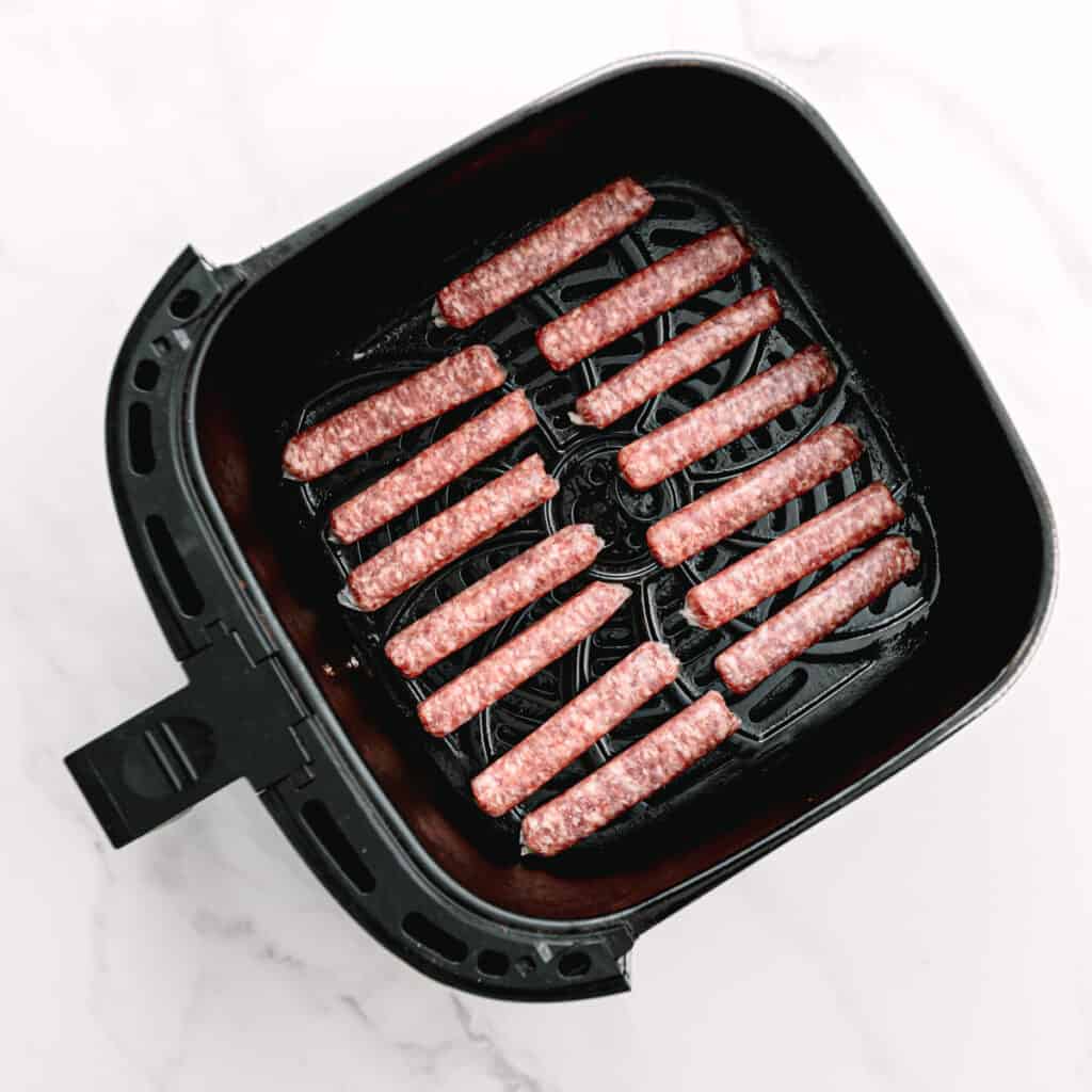 how to cook sausage links in an air fryer.